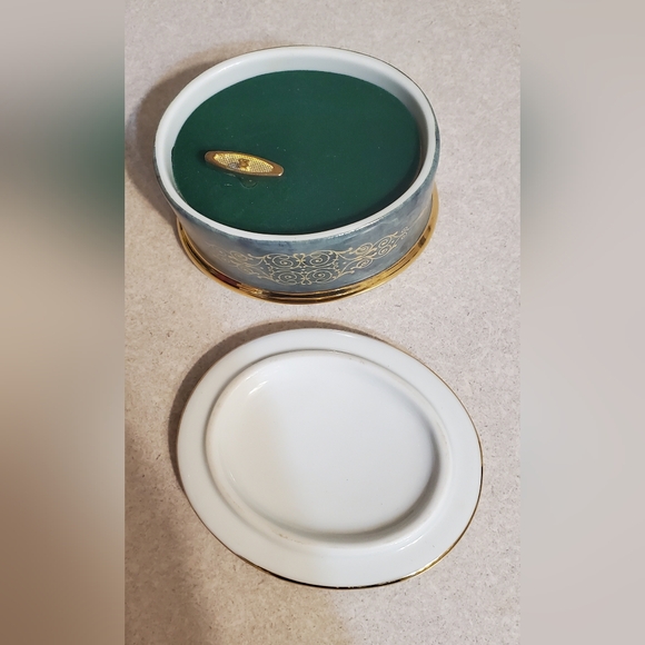 🎶Thomas Kinkade music box - Picture 2 of 6